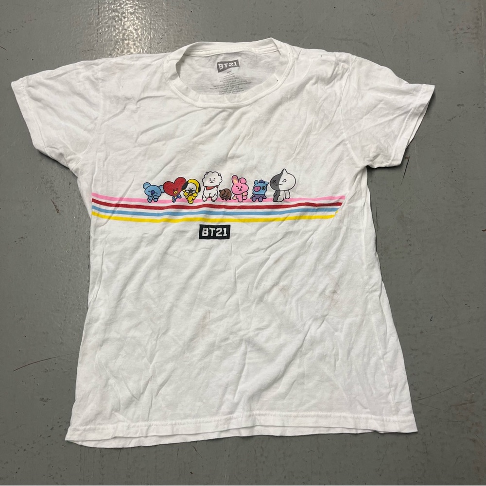 BT21 White Graphic T-Shirt